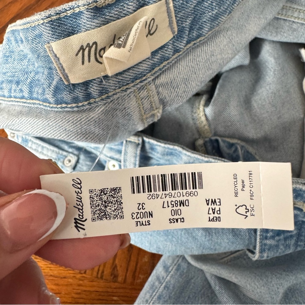 Madewell The Darted Barrel-Leg Jean
Edmonson WashRigid NWT SZ‎ 32 - Picture 8 of 13